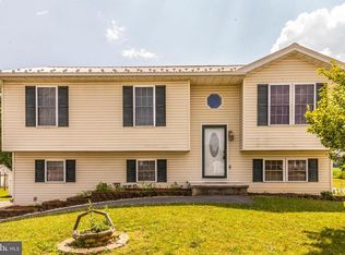 132 Carbaugh Dr, Chambersburg, PA 17202