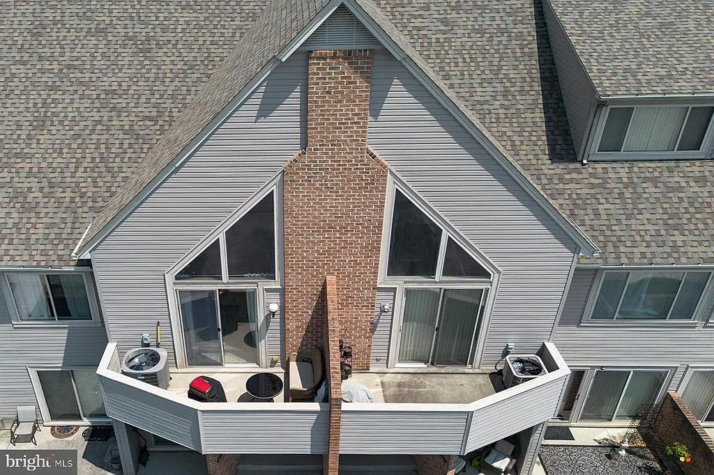 2 bed, 1548 sqft, $2,400 — Photo 2