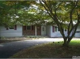 242 Overton St, Deer Park, NY 11729