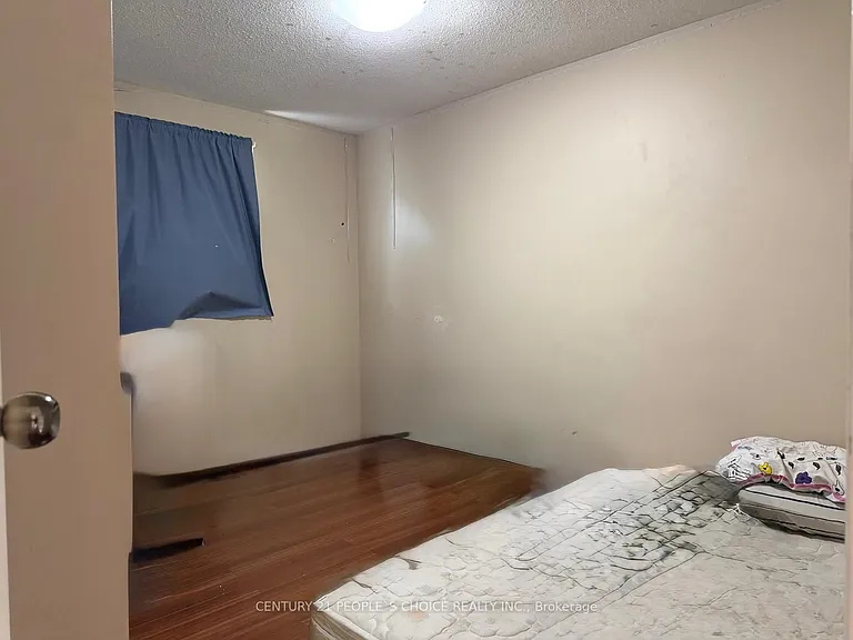 10 Juliana Sq — Photo 13