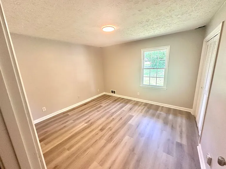 2079 McDaniels Bridge Rd SW — Photo 4