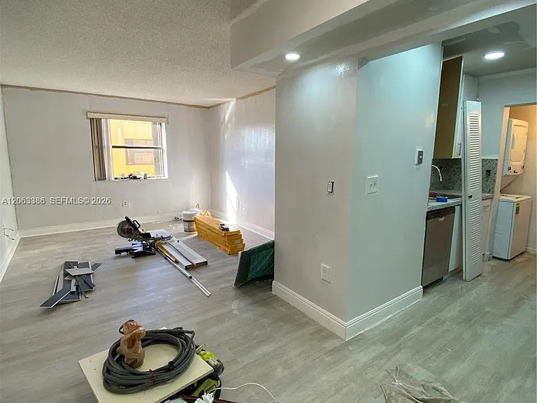 556 NW 114th Ave #203 — Photo 8