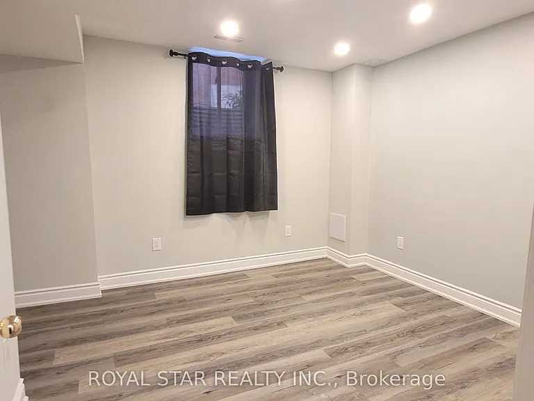 15 Masters Green Cres #BASEMENT — Photo 6