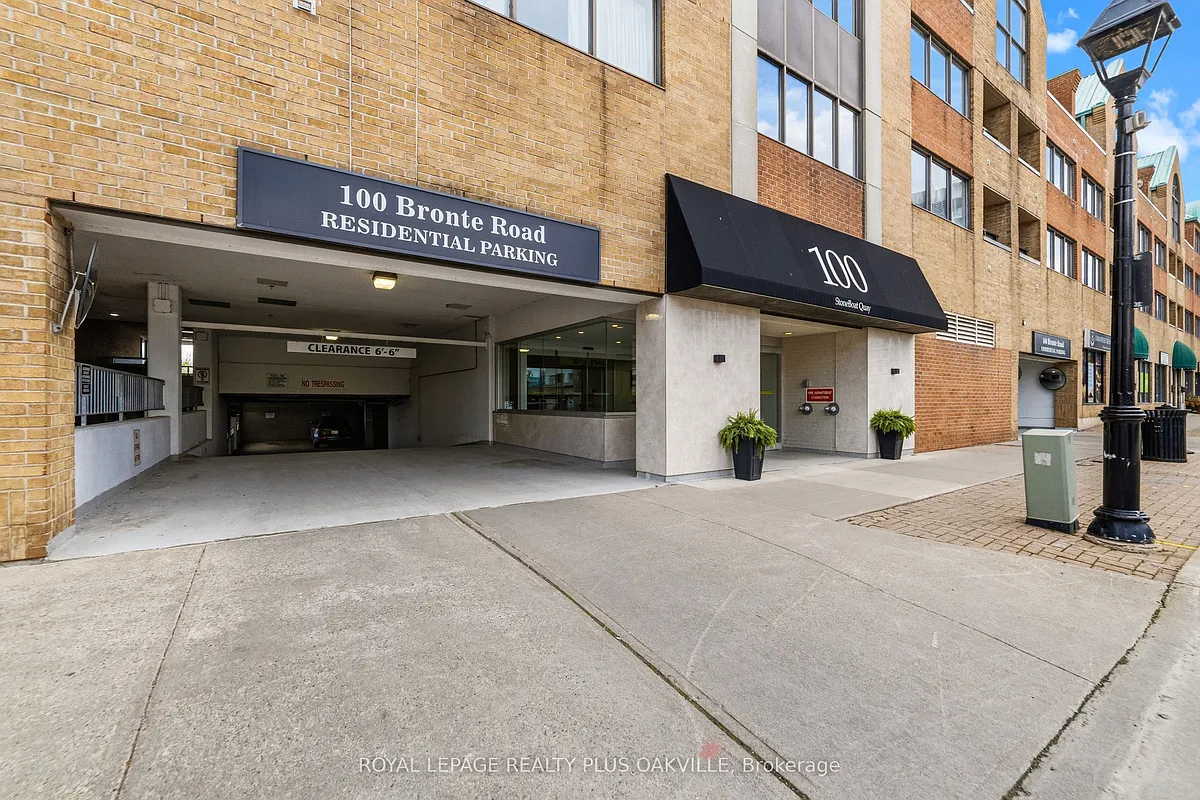 Building Photo - 100 Bronte Rd #404