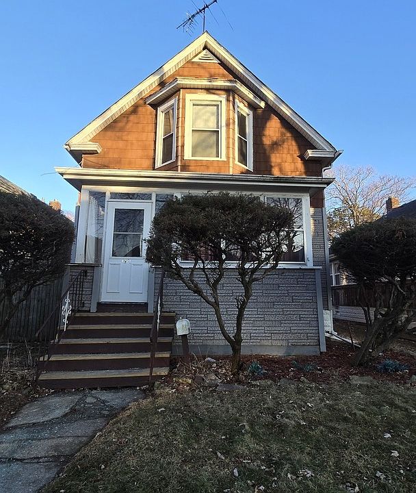 1st image of 1221 Emerald Ave