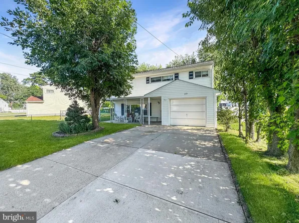89 Barbara Lee Dr, Hamilton, NJ 08619