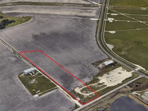 6725 Bear Ln, Corpus Christi, TX 78406