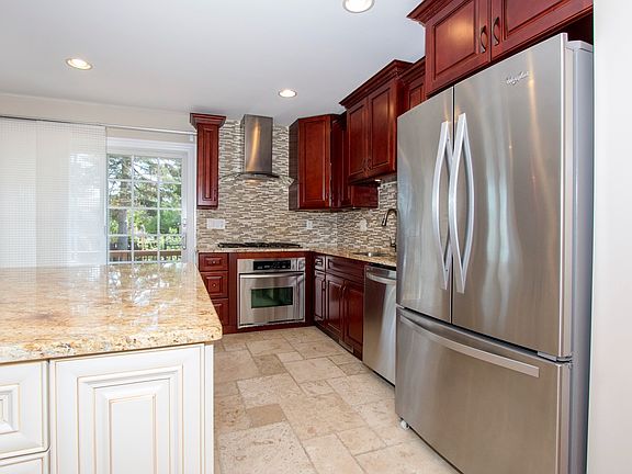 3rd image of 556 W Potter St