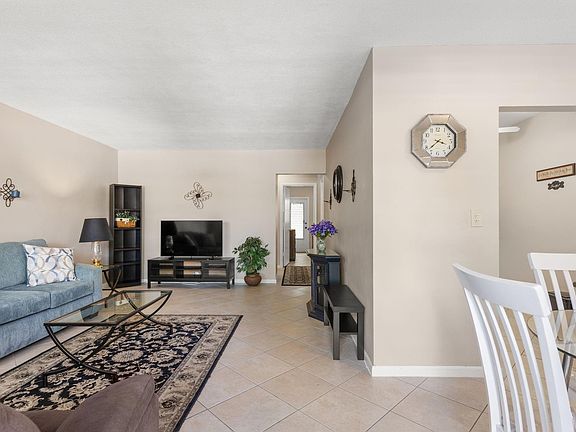 4th image of 2160 NE 56th Court #102