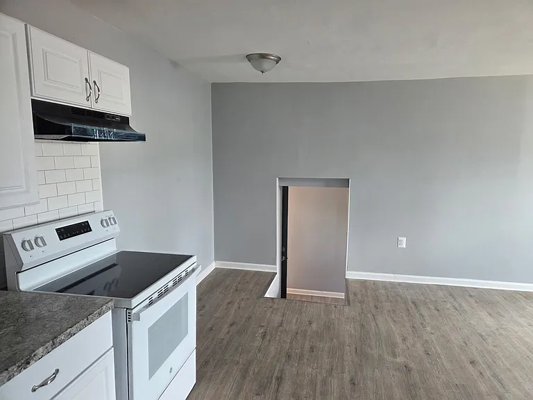 364 Lamokin St #6 — Photo 8