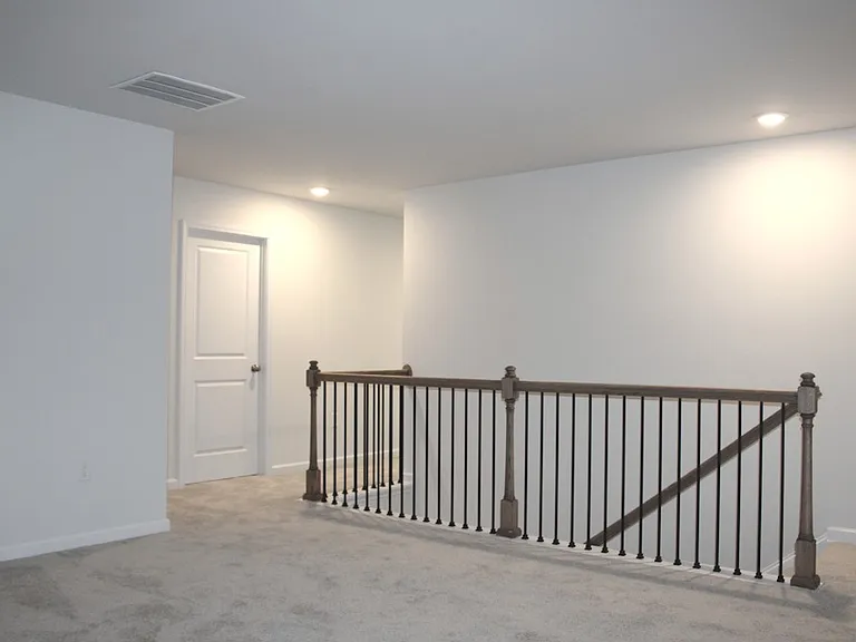 731 Point Place Dr — Photo 8