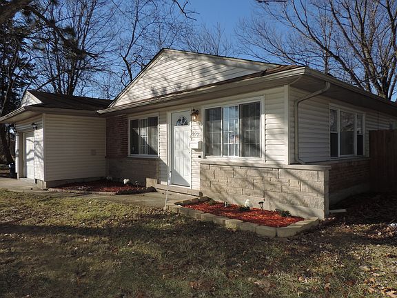 2nd image of 352 Wildwood Dr