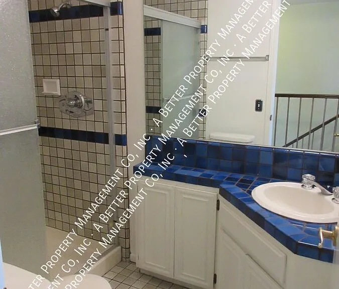 1077 Park Ave #4 — Photo 7