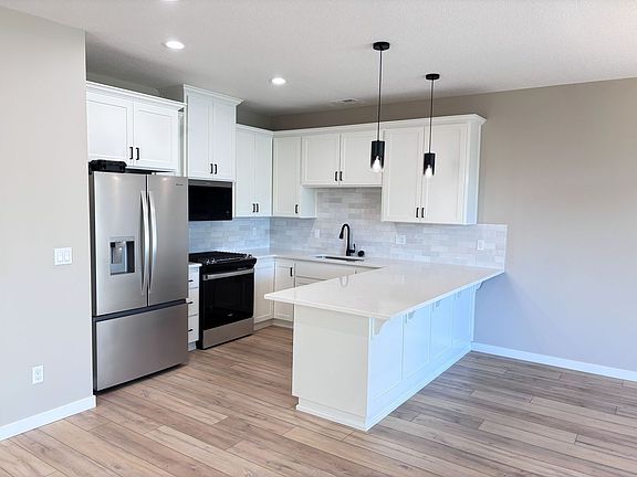 2nd image of 4846-4848 Elvira St N #4846