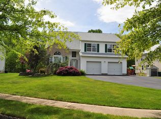 12 Gate Ln, Old Bridge, NJ 08857