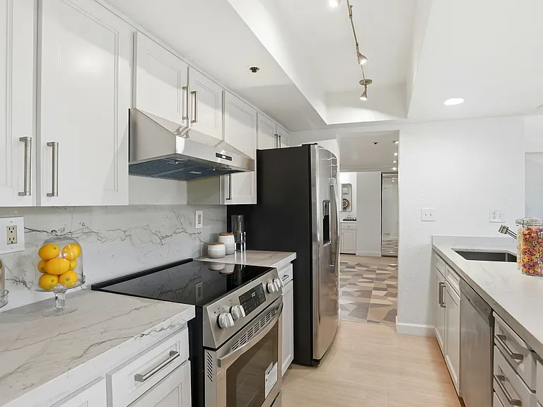 165 Forest Ave #2A — Photo 11