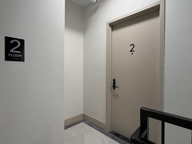 286 Hawthorne Ave #2 — Photo 1