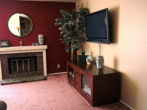 2nd image of 1181 Strawberry Ln