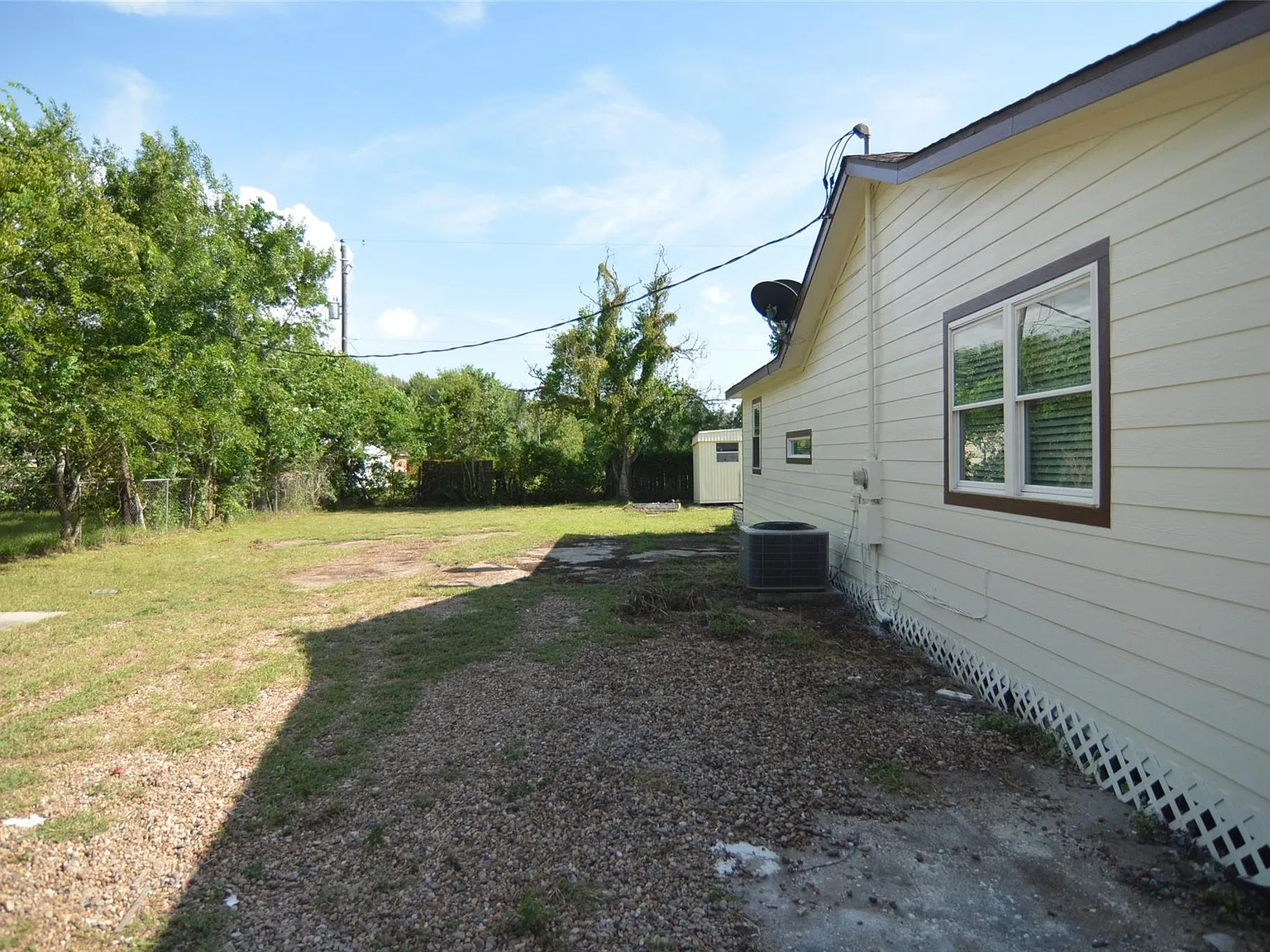 3 bed, 2.0 bath, 1256 sqft, $1,500 — Photo 4