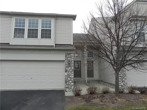 519 Dockside Cir #1, Holly, MI 48442