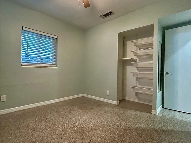 5950 NE 6th Ave — Photo 16