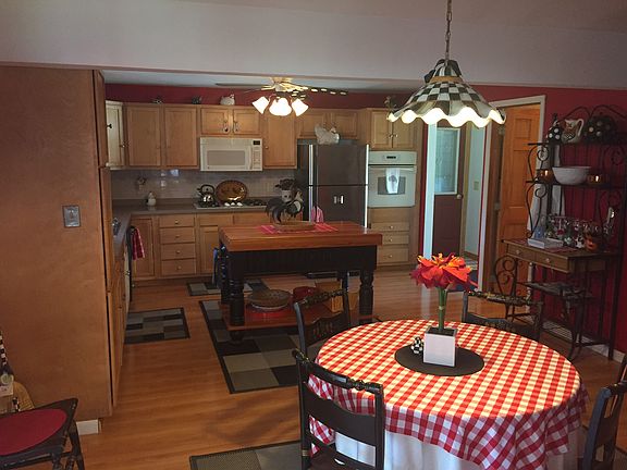 5th image of 214 Greenwood Dr