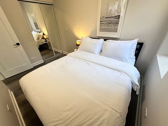 5th image of 948 N Damen Ave #3F