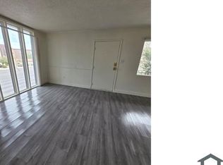 1121 E Desert Inn Rd APT 5, Las Vegas, NV 89109