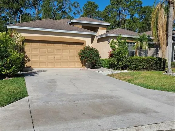 745 Crossfield Cir, Naples, FL 34104