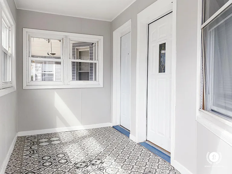 48 Dwight St #2 — Photo 23