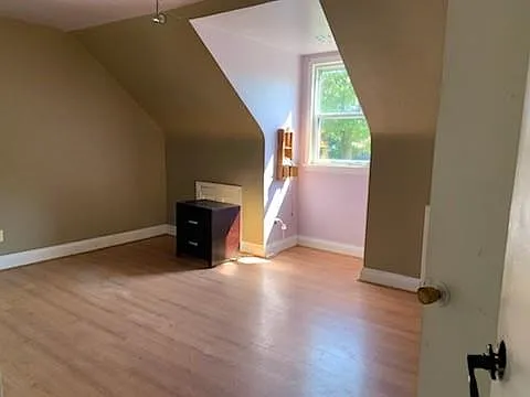 1254 Lakeshore Rd — Photo 9
