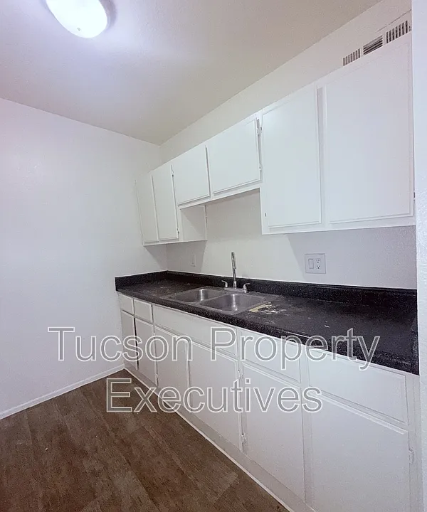 319 E Mohave Rd #207