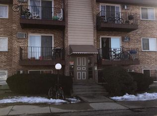 2098 W Algonquin Rd APT 1A, Mount Prospect, IL 60056