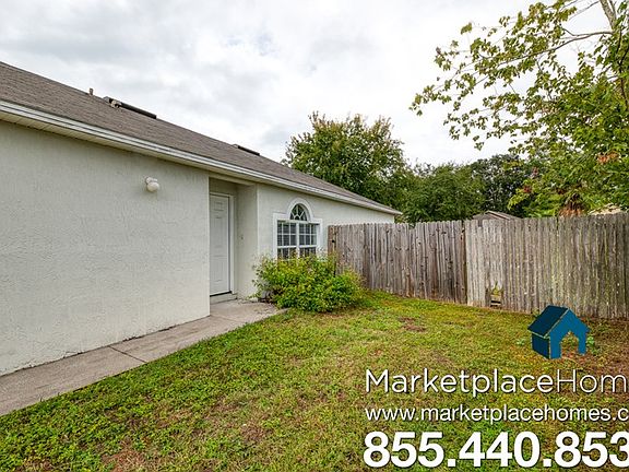 2nd image of 8451 Oak Crossing Dr W