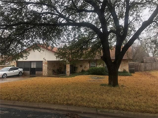 1st image of 609 Cambridge Dr