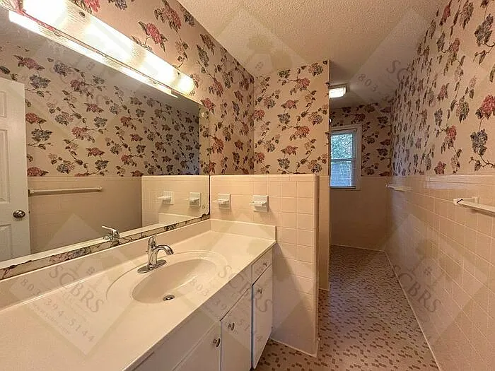 1003 Asbury Dr — Photo 11