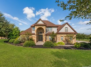 169 Abrego Lake, Floresville, TX 78114