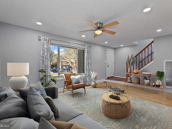 4th image of 9052 Centerway Rd