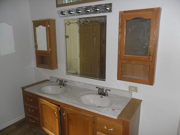 5th image of 411 Peachtree St