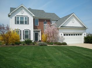 368 Cascade Ct, Avon Lake, OH 44012