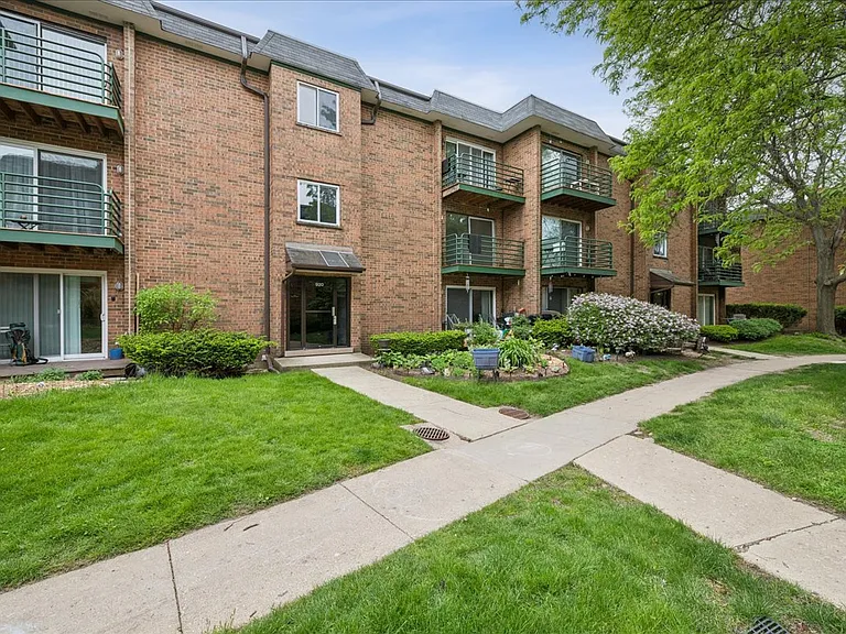 920 Casey Ct #5 — Photo 1