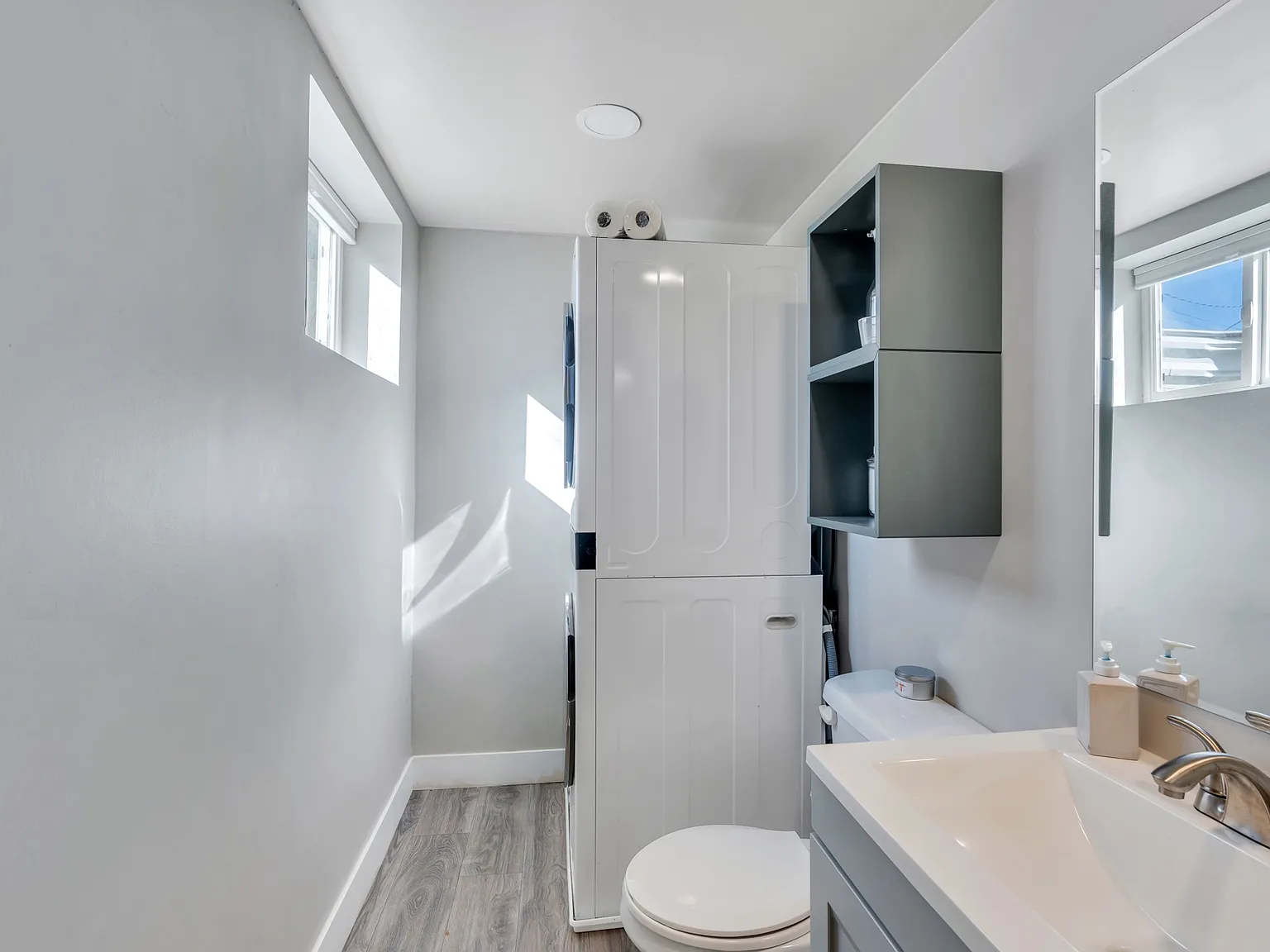 2 bed, 1.5 bath, 1250 sqft, $1,400 — Photo 2