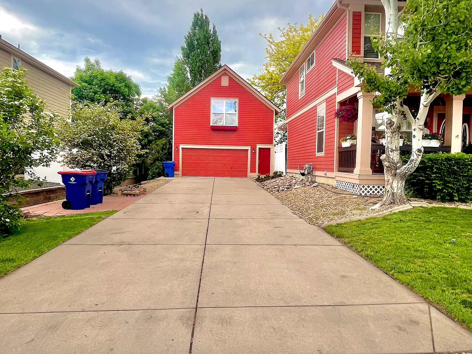 5 bed, 2500 sqft, $3,300 — Photo 2
