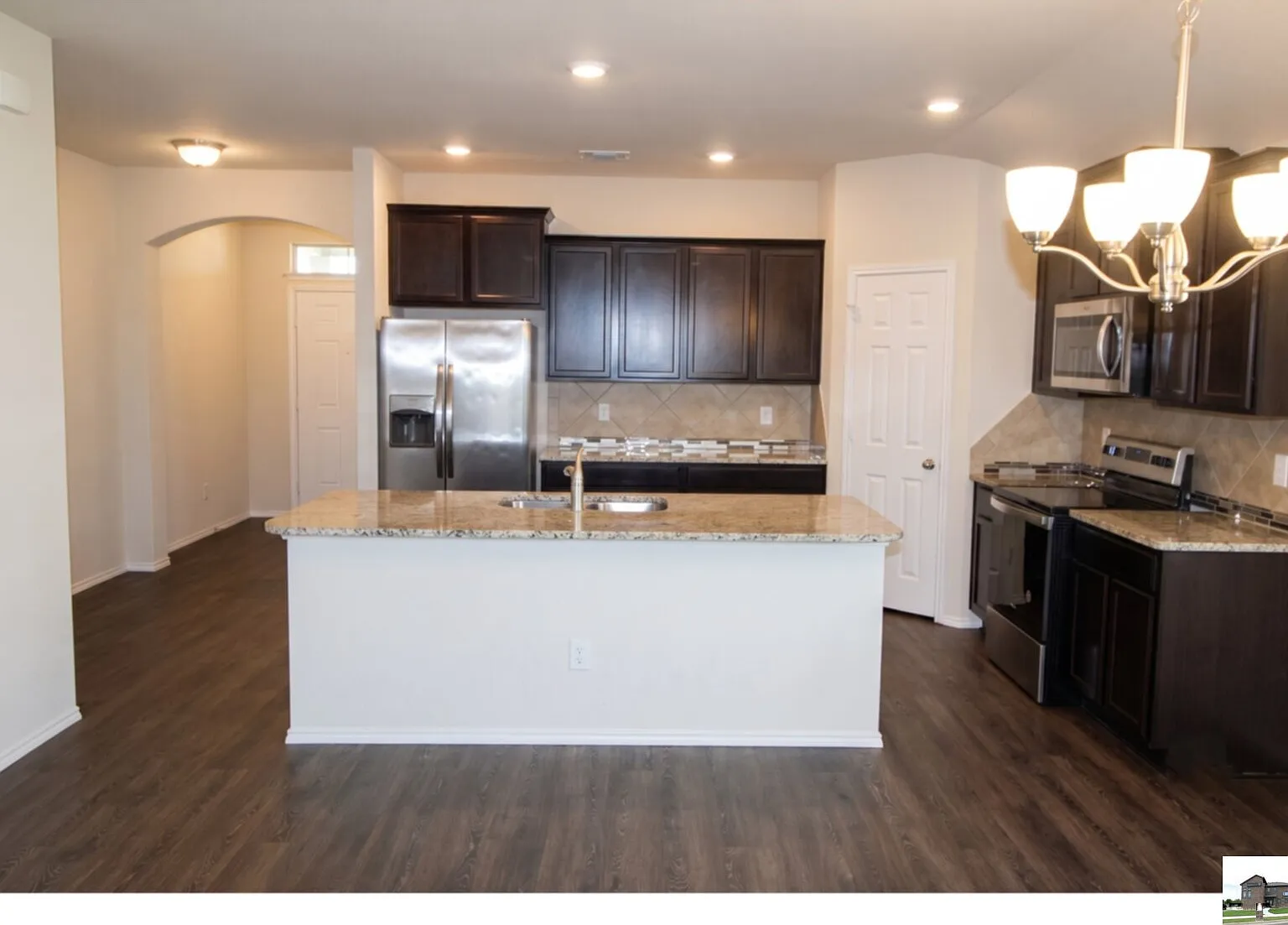 4 bed, 2.0 bath, 1629 sqft, $1,650 — Photo 3