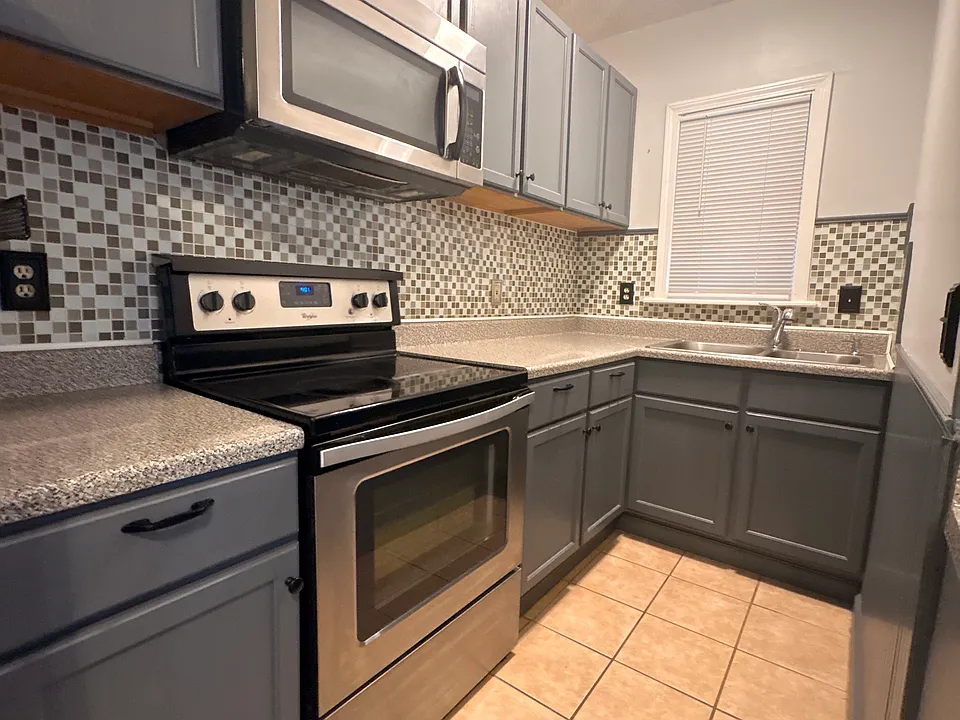 24 Lockland Ave #1