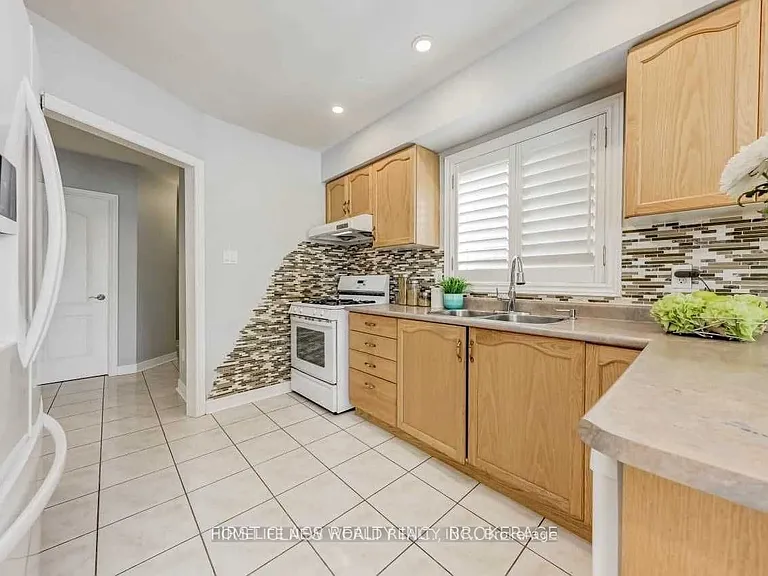 17 Zippora Dr — Photo 6