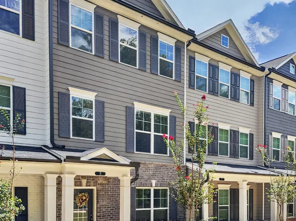 5 Iron Dr, Newnan, GA 30265