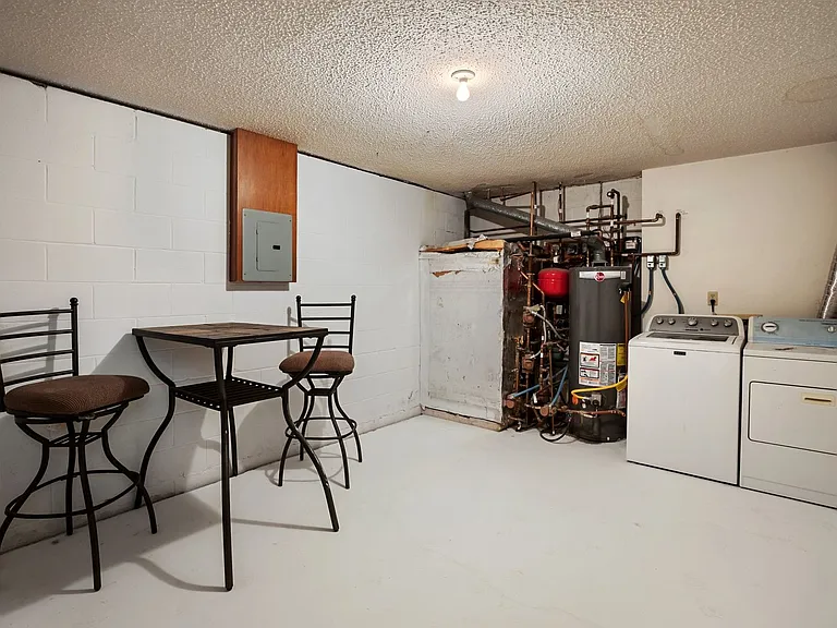 590 Greenway Ct #A — Photo 28
