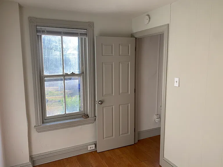 172 N Charlotte St — Photo 14