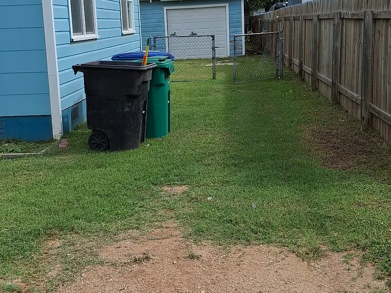 127 Motel Dr — Photo 3